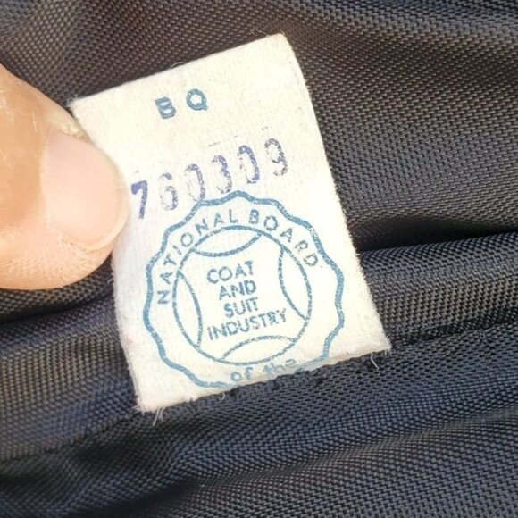 60s Black Dress Linen Wrap Soutache Ribbon Frog Buttons Union Label Size 8 - Picture 7 of 14